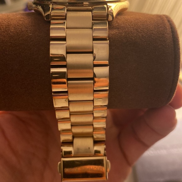 Michael Kors Gold Watch - Picture 5 of 5
